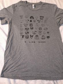 I like dogs t shirt size medium