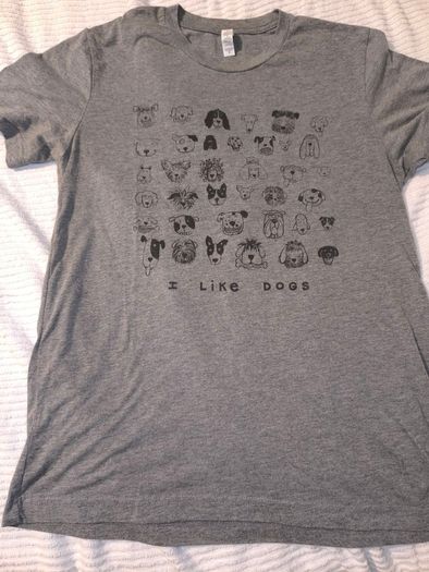 I like dogs t shirt size medium
