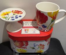 Mug & Muffin stand in Giftbox.