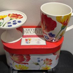 Mug & Muffin stand in Giftbox.