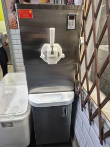Acai ice-cream machine
