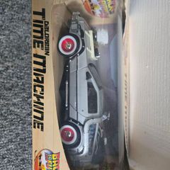 Back to the Future DeLorean Time Machine 1:24 Welly Diecast Model