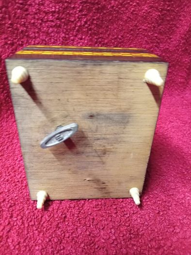 Vintage Musical Jewellery / Trinket Box