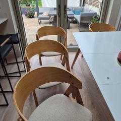 4 Oak dining chairs