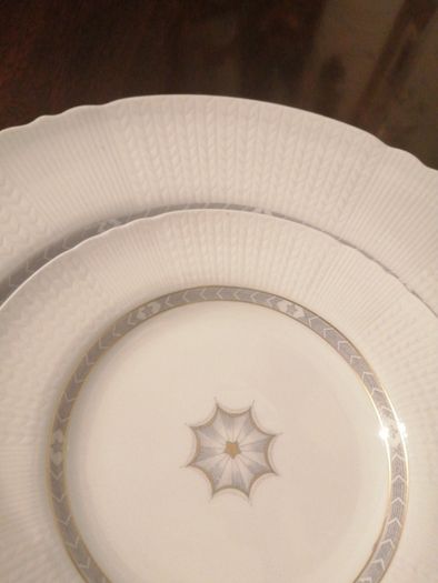 Porcelain plates Rorftrand