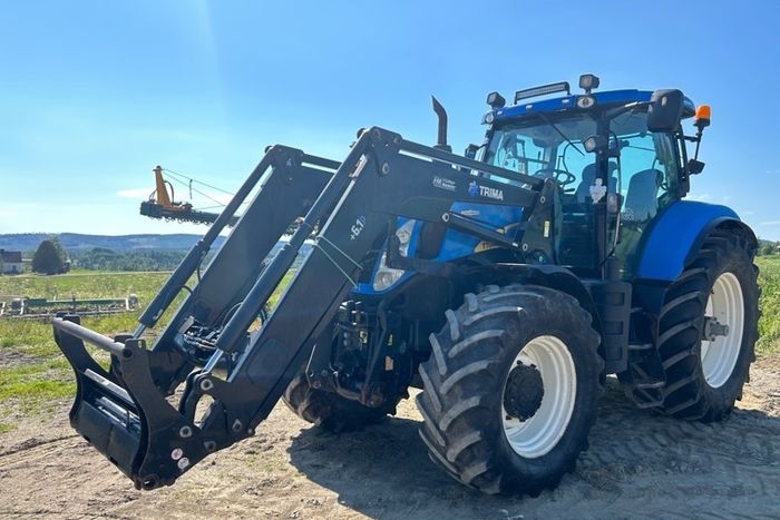2011 New Holland T7040