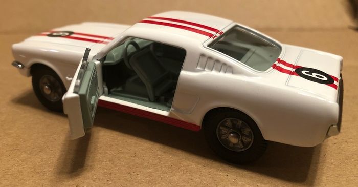 Corgi Toys 1/43 Ford Mustang fastback
