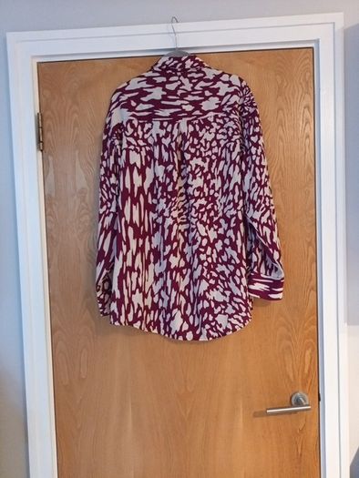 F&F  Long Blouse  - Long Sleeved.   S. 14.