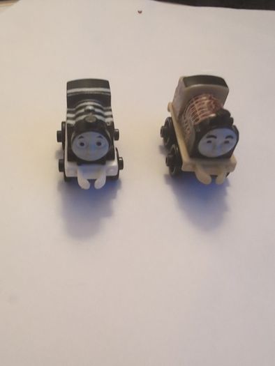 2x Thomas & Friends Minis  Animal Collection (2017)