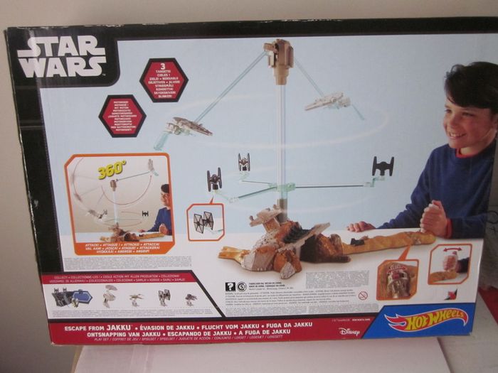 Hot Wheels STAR WARS Escape from Jakku Play Set New