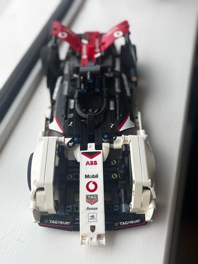LEGO Technic 42137 Formula E Porsche 99X Electric