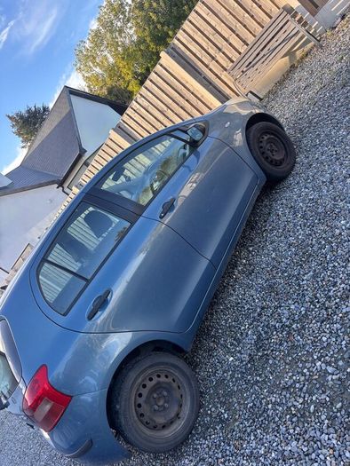 Toyota Yaris 1.0L 2007 (180,000km)