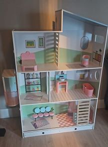 Doll house