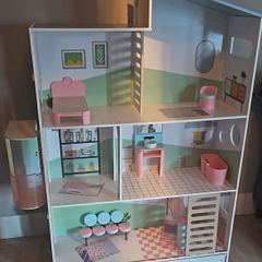 Doll house