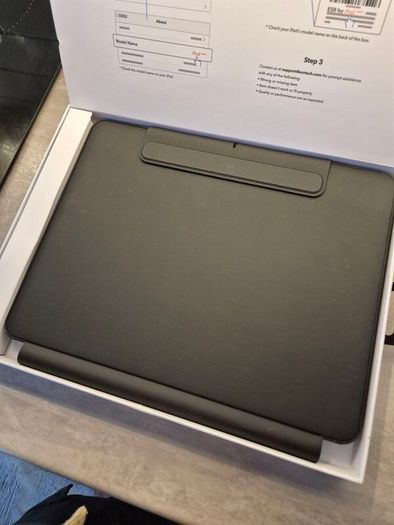 ESR Rebound Magnetic Keyboard Case 360 for iPad Pro 13 (M4, 2024) - Open Box