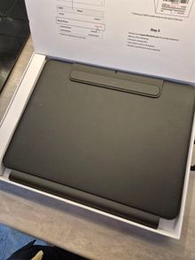 ESR Rebound Magnetic Keyboard Case 360 for iPad Pro 13 (M4, 2024) - Open Box