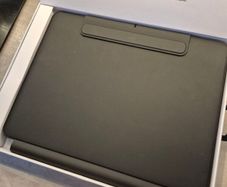 ESR Rebound Magnetic Keyboard Case 360 for iPad Pro 13 (M4, 2024) - Open Box