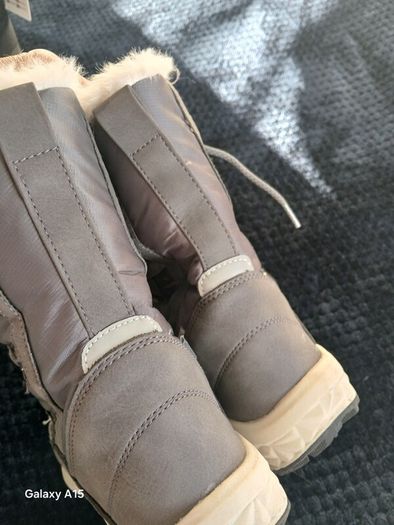 snow boots