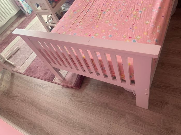 Kids single bed