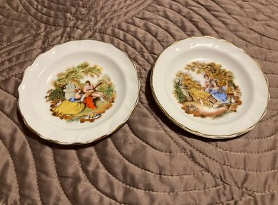 Pair of vintage gilt edge jewellery dishes
