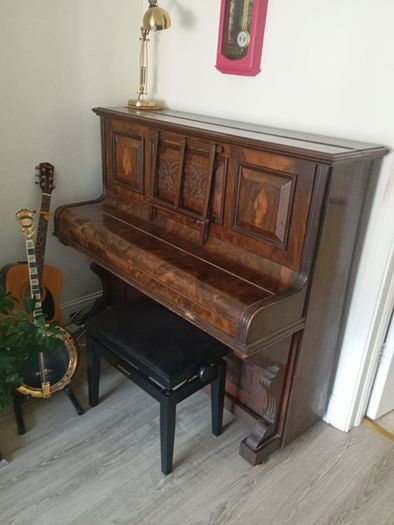 Old piano free to a good home