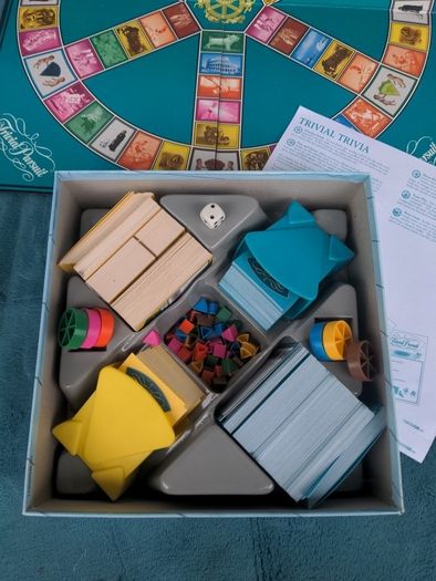 Trivial Pursuit Family Edition