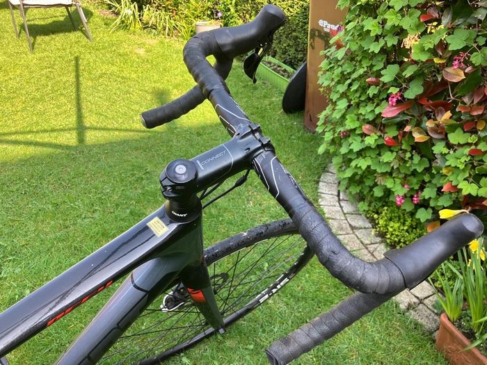 Giant Defy Advanced Pro 2 Road Bike