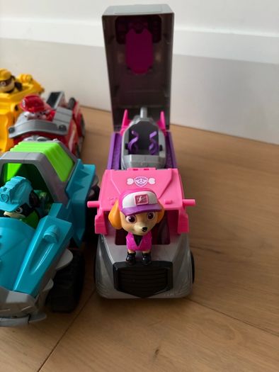 PAW Patrol Rescue Vehicles & Figures Bundle Set (8 Pups & Vehicles)