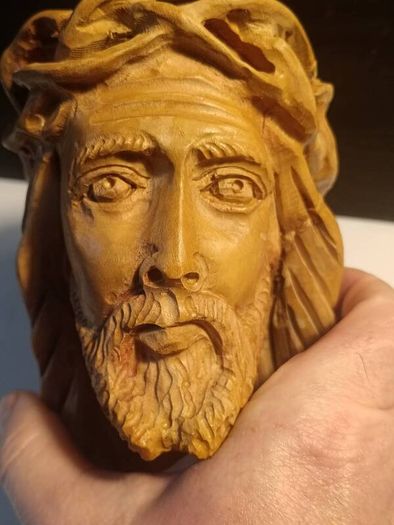 Fabulous Hardwood Carving Of Jesus