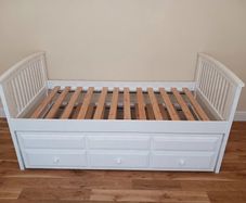 Trundle bed