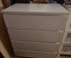 Chest of drawers