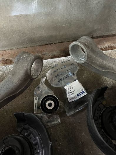 Audi A6 C7 rear brake and wishbone assemblies