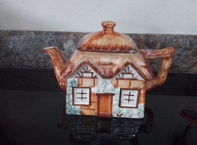 Keele Street Pottery Cottage Teapot