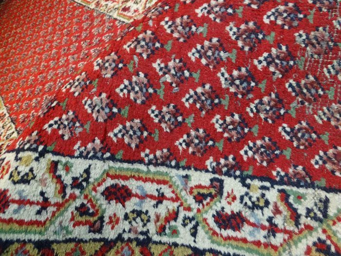 Superb P.ersian Sarough Rug 2.75m x 0.8m (H)