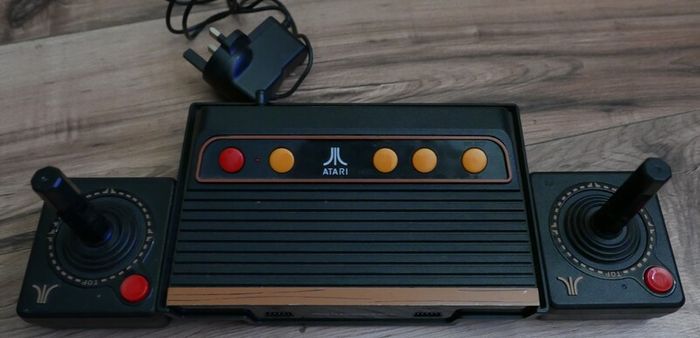 Atari Flashback 8 Gold Console AR3620 HD 120 Games with 2 Wireless Joysticks