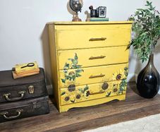 Chest of drawers