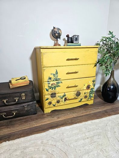 Chest of drawers