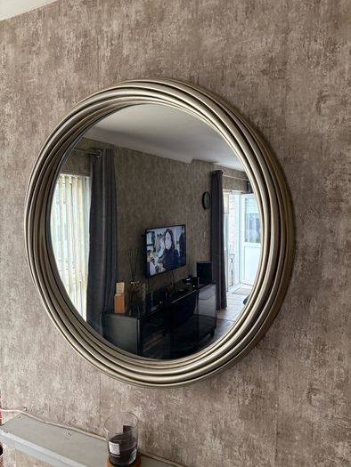 Gold mirror