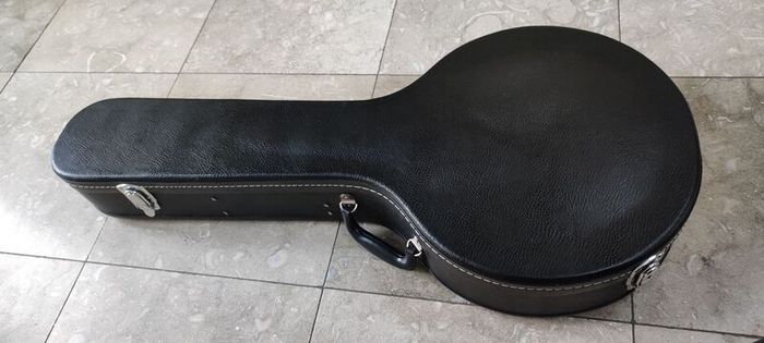 Banjo hard case gig bag - black (fits 19 fret banjos perfectly)