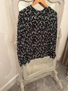 Stylish All-over Print Blouse size 10