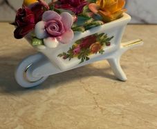 Bone China wheelbarrow