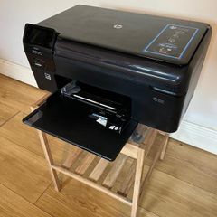 HP Photosmart Plus printer WITH the wooden/bamboo side table