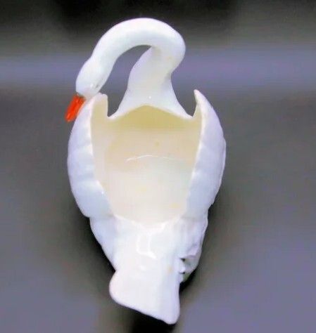 Pair of 1930s Czechoslovakian Swans