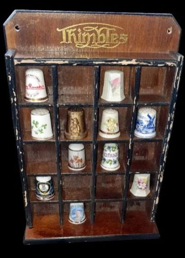 Vintage Thimble Display Rack With 12 Thimbles