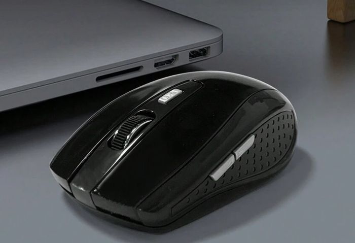 Brand New Wireless Mouse - batteries included