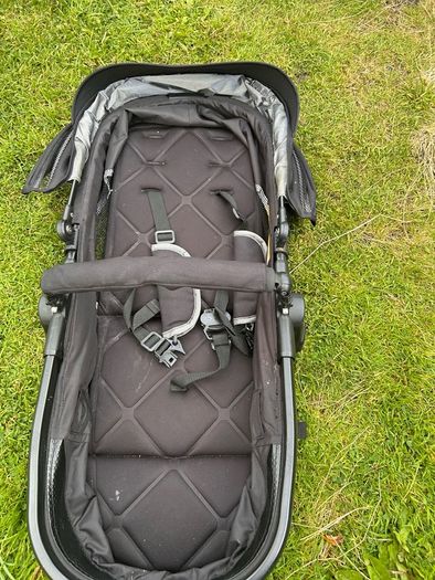 Babytrend car seat, jogger & pram travel system