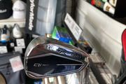 Taylormade Qi Irons