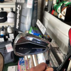 Taylormade Qi Irons