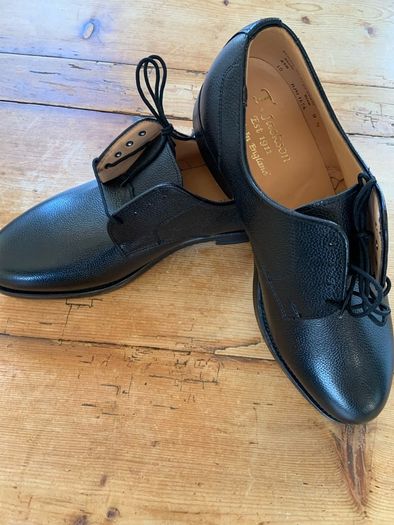 mens shoes new size 9.5 leather