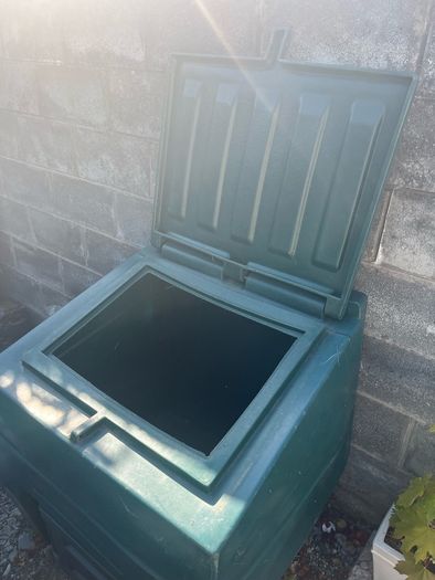 Log/coal bunker